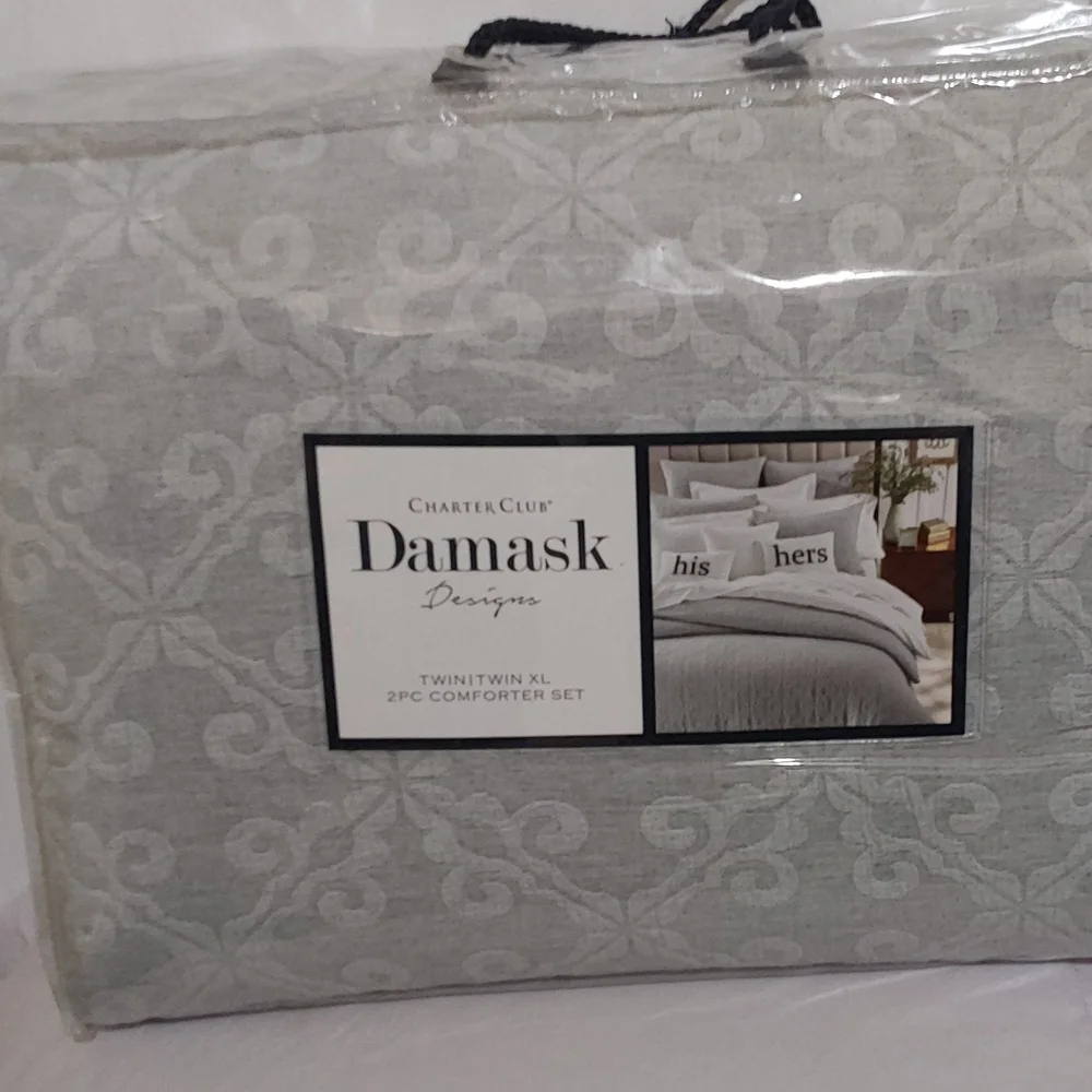 Charter Club Damask Twin /Twin XL Comforter Set in Gray (MSRP 320)
